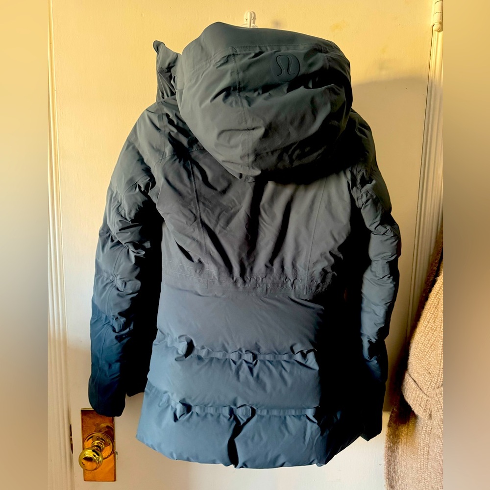 Lululemon. Puffer jacket. Size 4